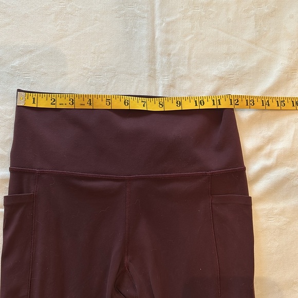 Athleta Salutation Stash Pocket 11 7/8 Tight Size S Burgundy - Picture 8 of 9